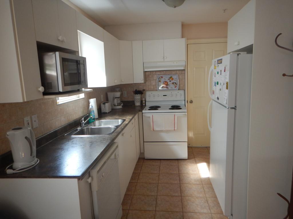 Clean And Quiet 2 Bdr 2 Bthr Private Entrance Entire Guests Suite Near Coquitlam Center Mall And Skytrain מראה חיצוני תמונה